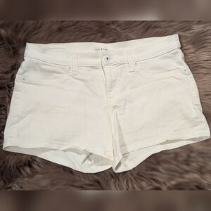 Lila Ryan Travis Women's White Shorts Size 27